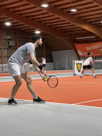 NBV-Teams starten erfolgreich in die Winter-Medenspielsaison - Erste Herren gewinnen Auftaktmatch mit 5:1