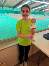 NBV-Talent Anna Lerner ist Tennis-Hallen-Bezirksmeisterin U10  -  Felix July holt sich den Vize-Titel der U12 Jungen
